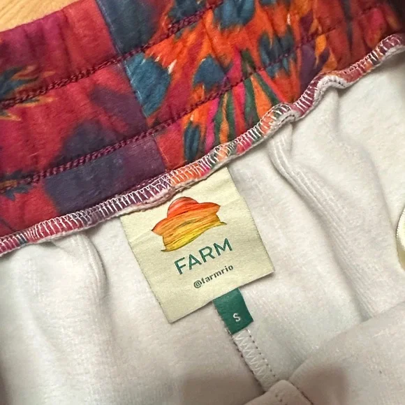 FARM Rio Women Colorful Jungle Print Joggers - Picture 4 of 5